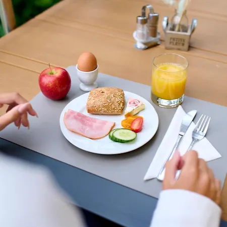 - Zollner 3* فيلاخ