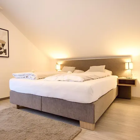 - Zollner شقة فندقية