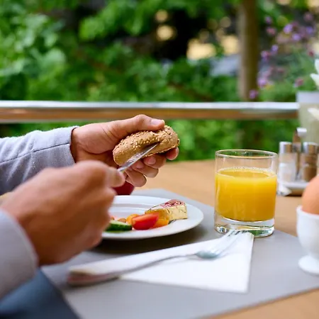 - Zollner Hotel apartamentowy 3*