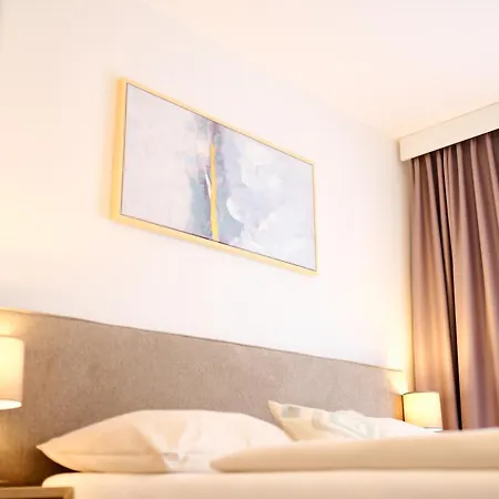 - Zollner 3* Villach