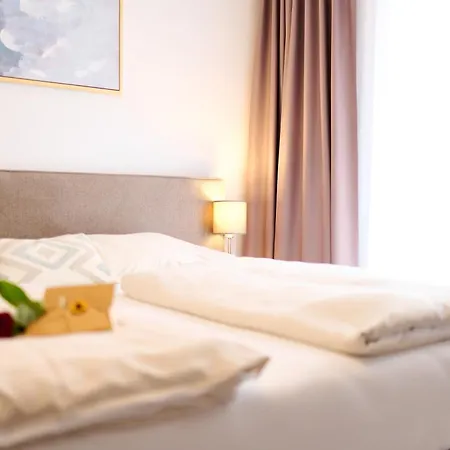 Hotel apartamentowy - Zollner