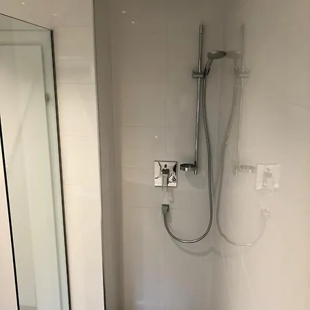 - Zollner فيلاخ