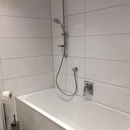 - Zollner شقة فندقية فيلاخ