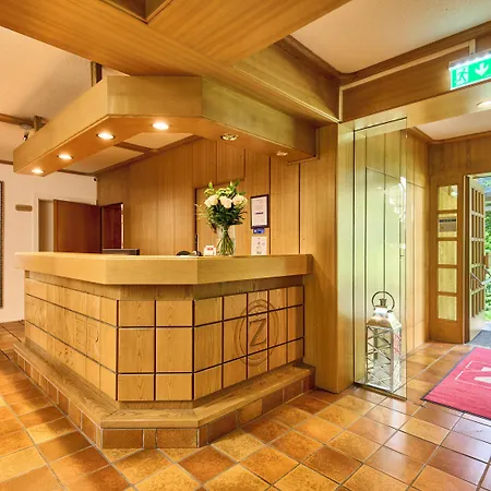 - Zollner شقة فندقية فيلاخ