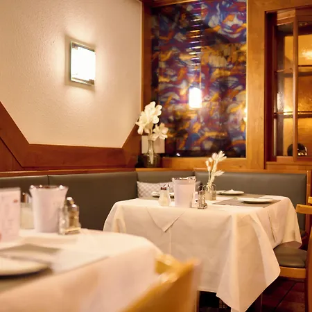 - Zollner 3* فيلاخ