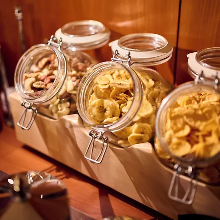 - Zollner Апарт-отель